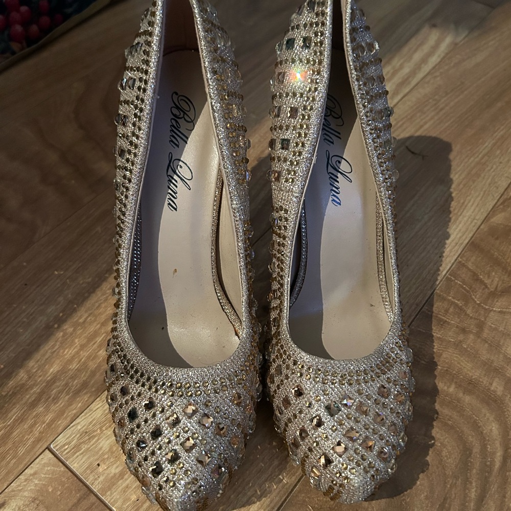 I’m selling heels